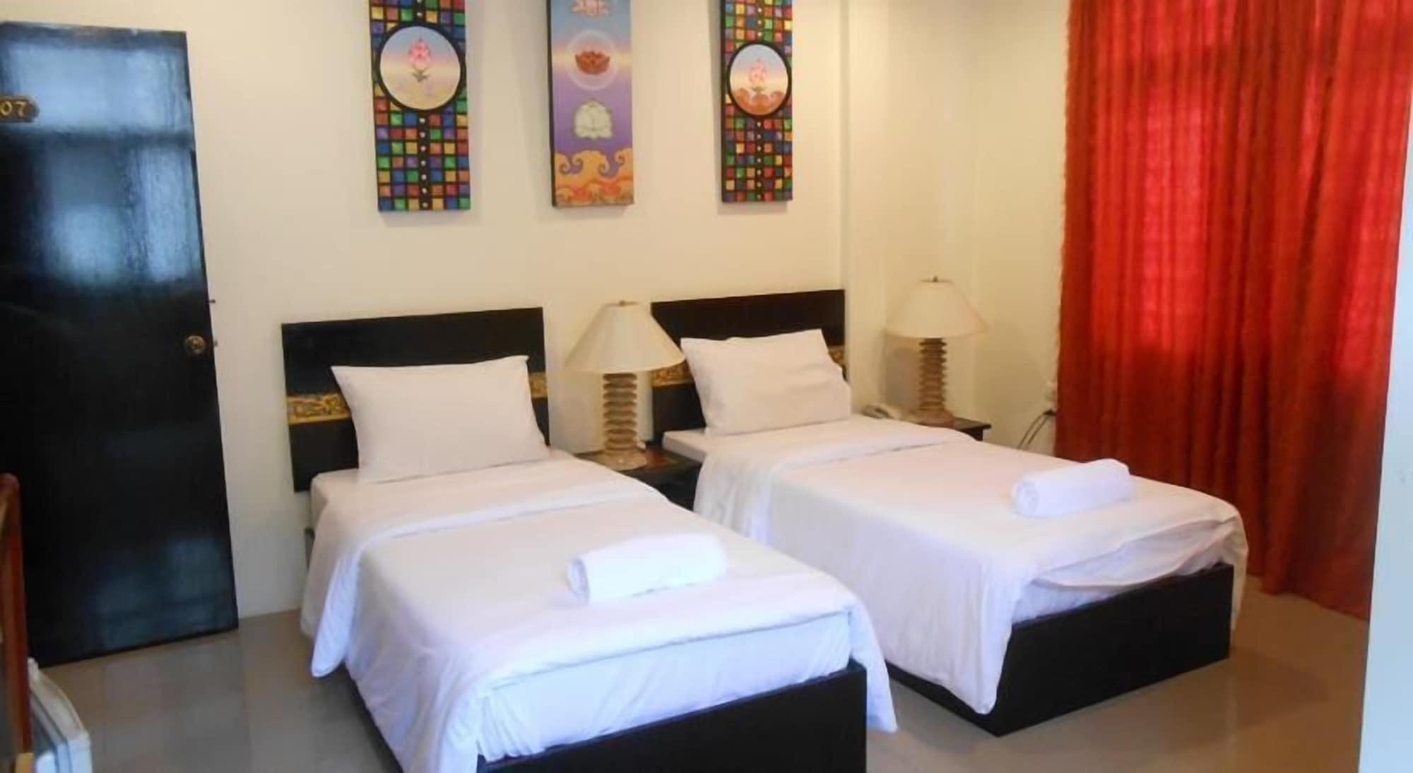 The Bang Khun Phrom Suites Bangkok Eksteriør billede