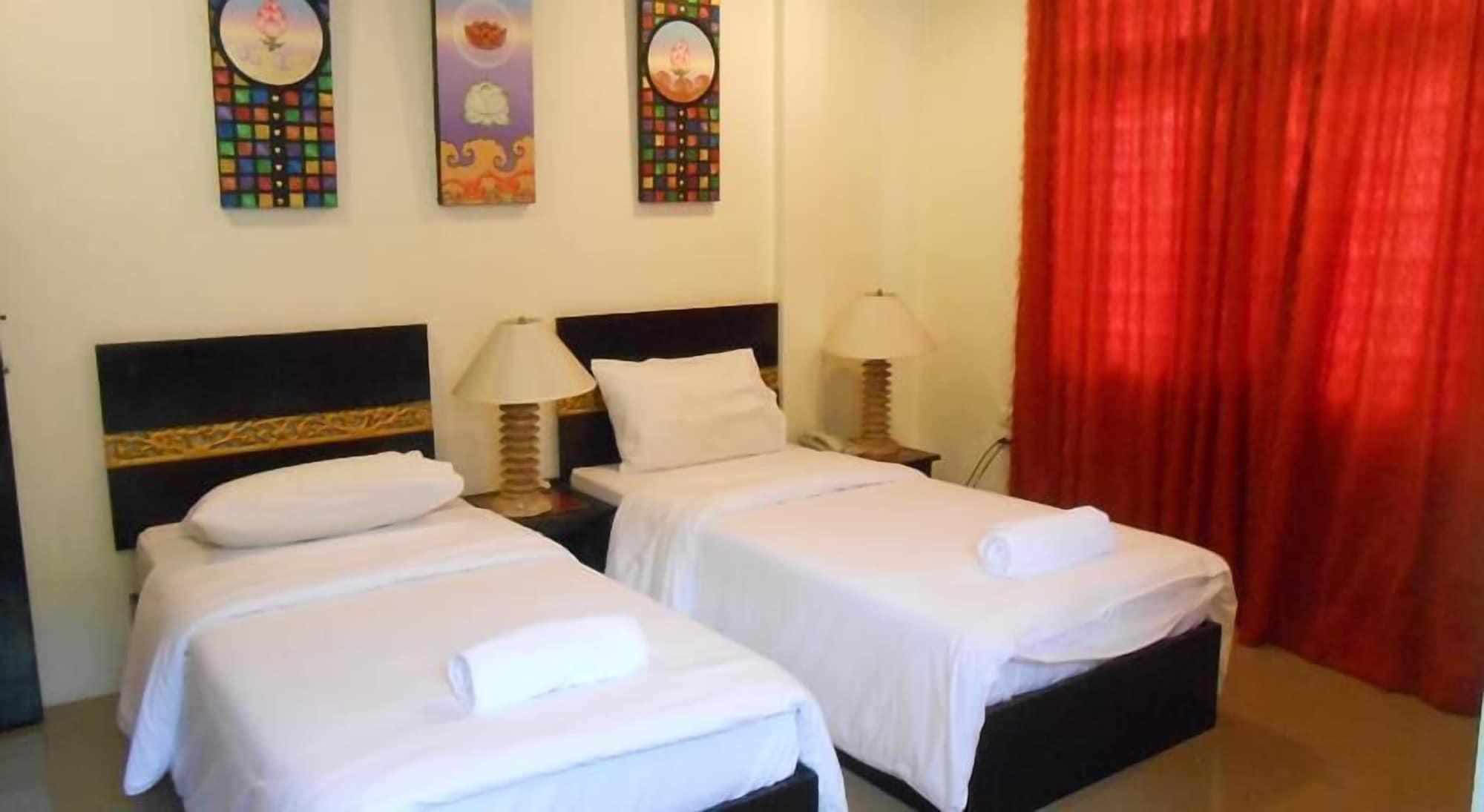 The Bang Khun Phrom Suites Bangkok Eksteriør billede