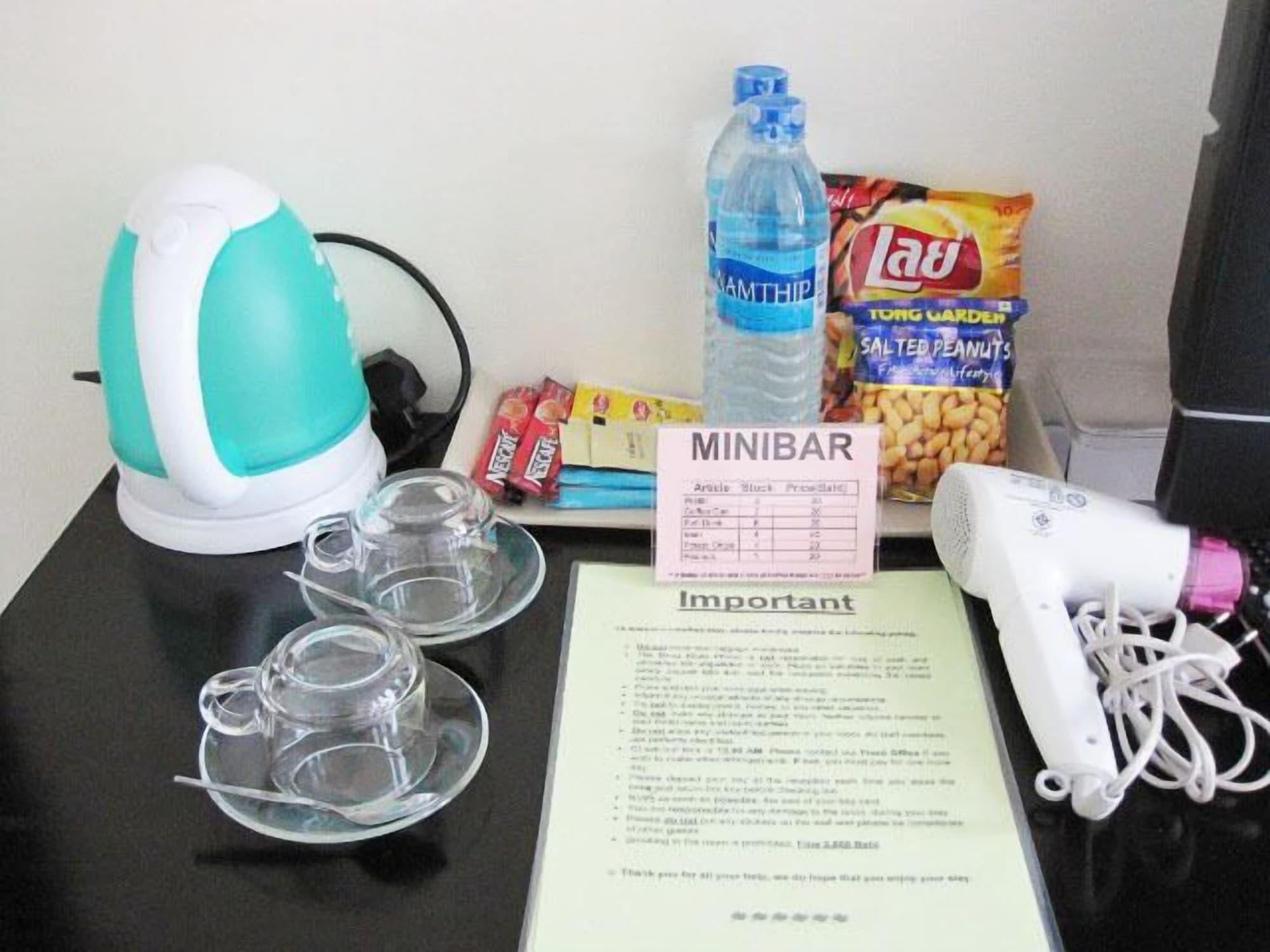 The Bang Khun Phrom Suites Bangkok Eksteriør billede