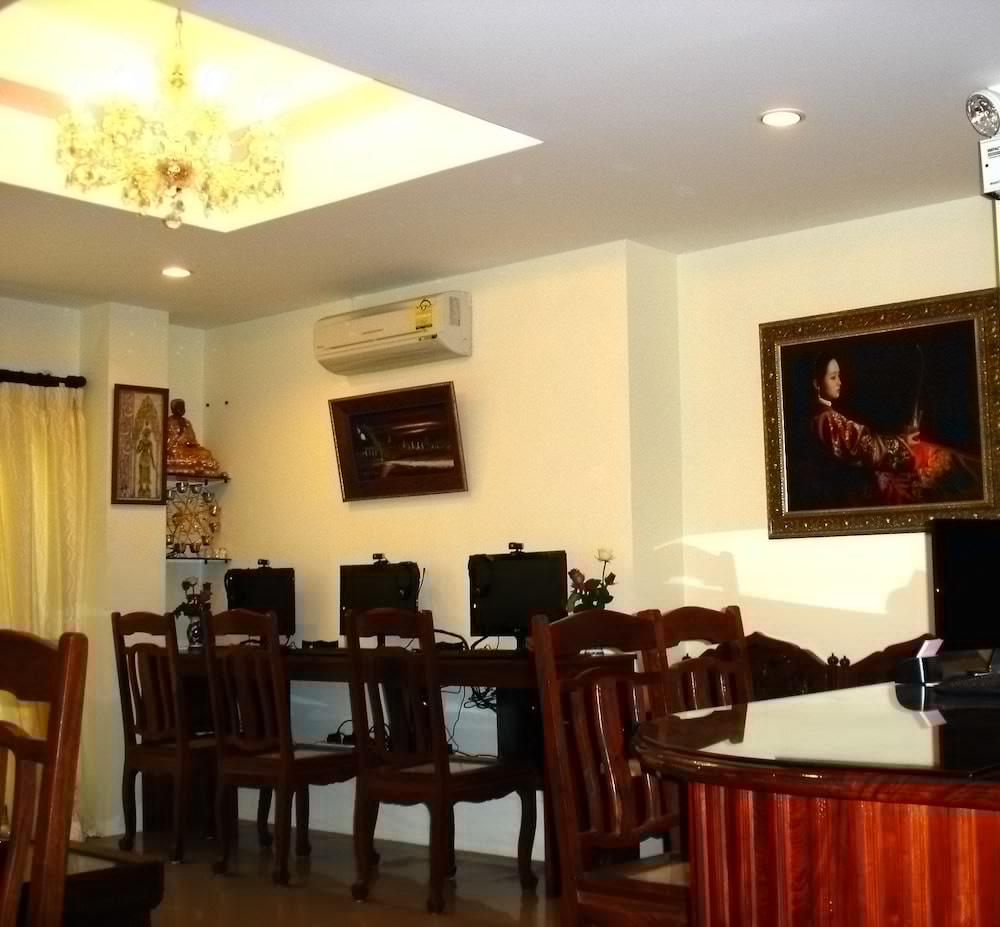 The Bang Khun Phrom Suites Bangkok Eksteriør billede